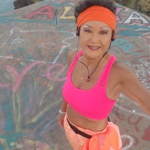 Meet your Posher, Elaine